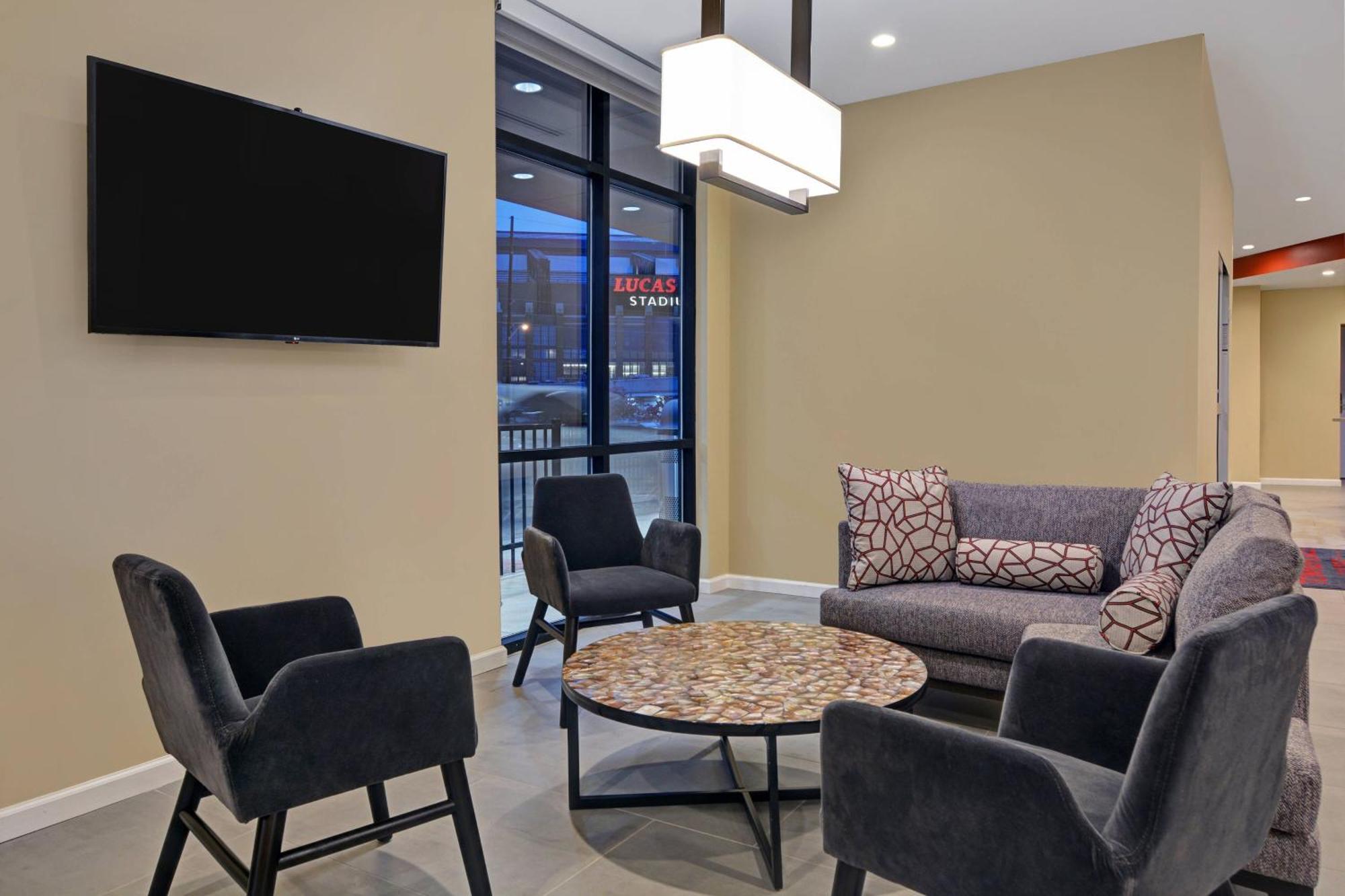 Towneplace Suites By Marriott Indianapolis Downtown Exterior foto